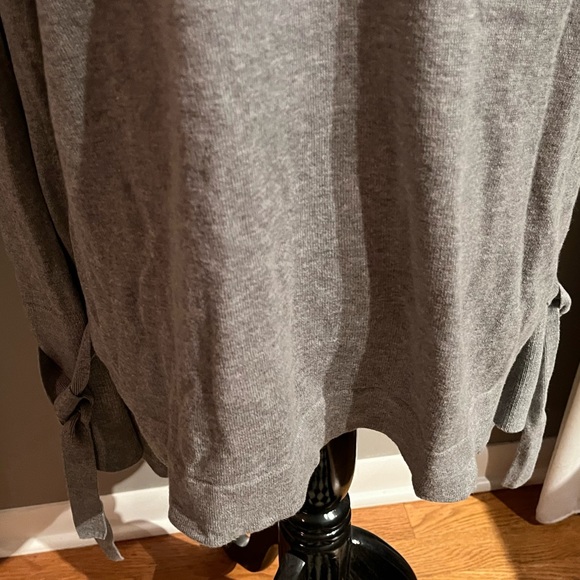 NWOT jcrew gray cotton sweater with bell sleeves. Size xl. - Picture 12 of 16